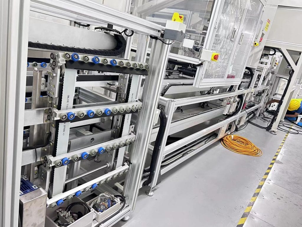 Pallet conveyor continue elevator application